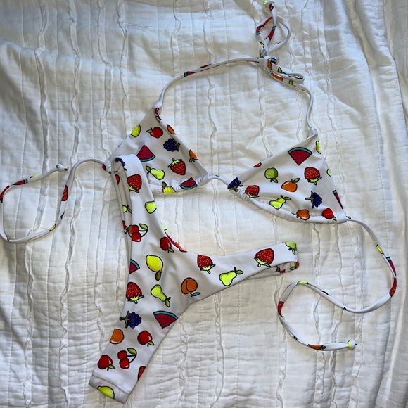 SOLD || Princess Polly Laguna Fruit Bikini Set - Picture 2 of 4
